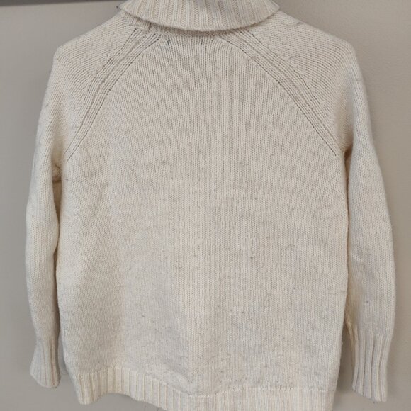 Ladies Sweater - American Eagle Outfitters - Needs Pilling Removed - Size Small - Picture 2 of 5